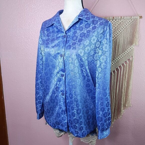Vintage | Satin Embossed Long Sleeve Button Up Shirt Medium - Picture 4 of 8